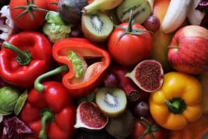 poivrons, tomates, pommes, kiwis
