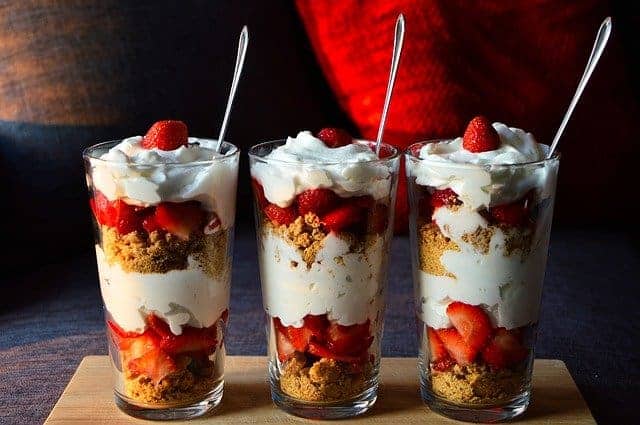 dessert diététique avec fruits et yaourt